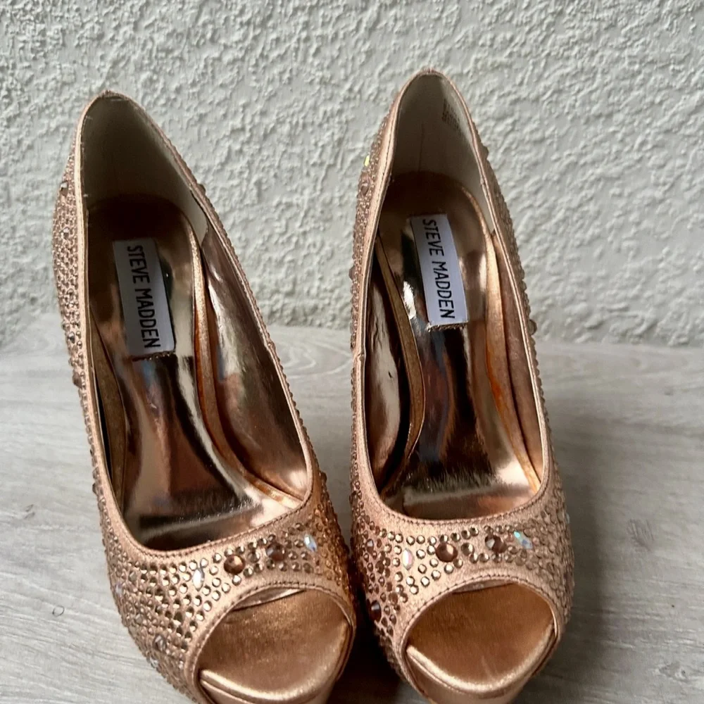 Steve Madden Sparkling Gold Peep-Toe Heels - Picture 4 of 17
